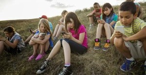 kids on phones